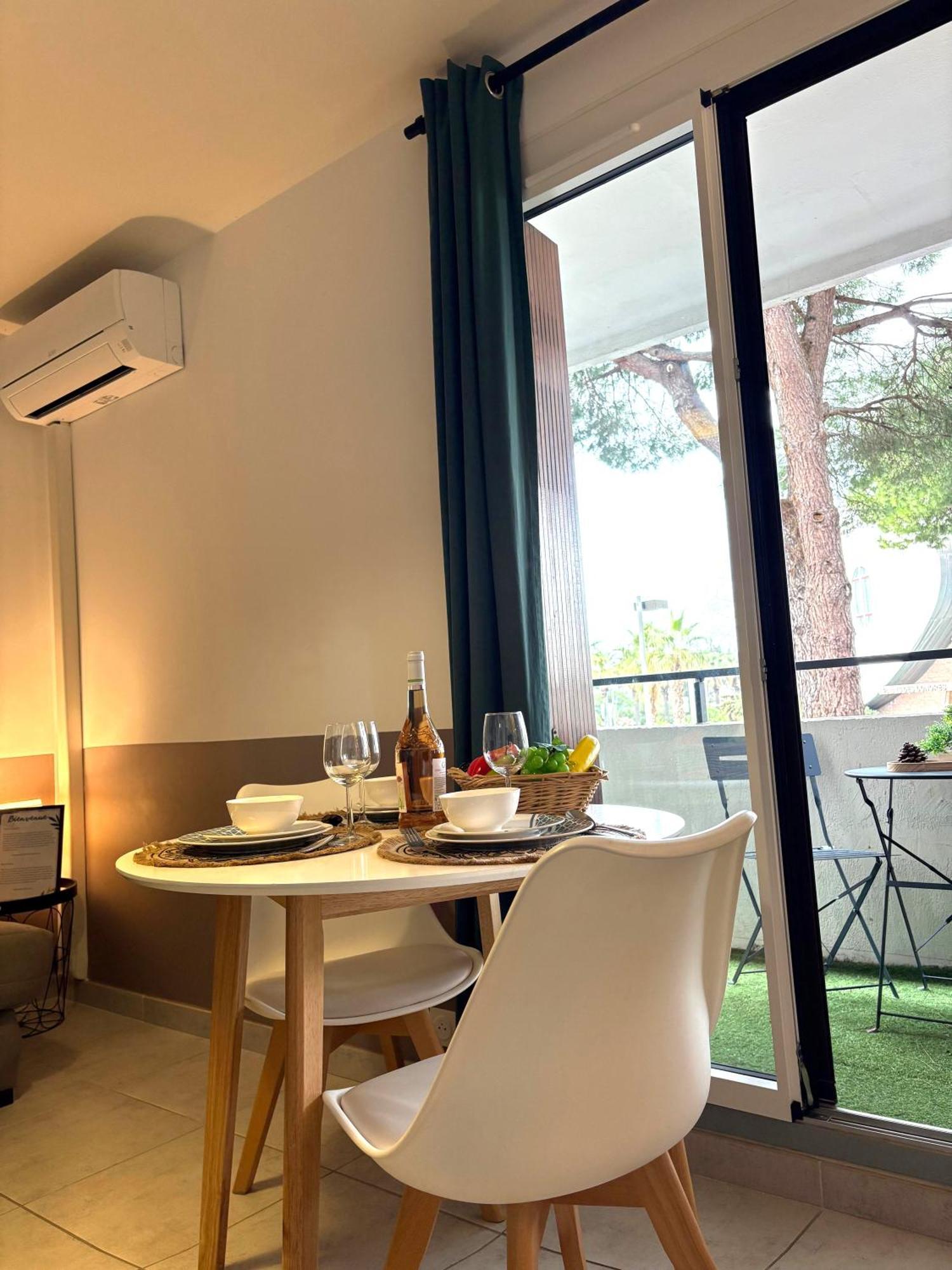 L'Amazone Studio Plein Centre Plages A 2Min Clim Wifi Sur Le Port - Top Prosconciergerie- Ла-Гранд-Мот Экстерьер фото